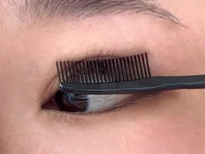 マスカラコーム（折りたたみ） 使用例