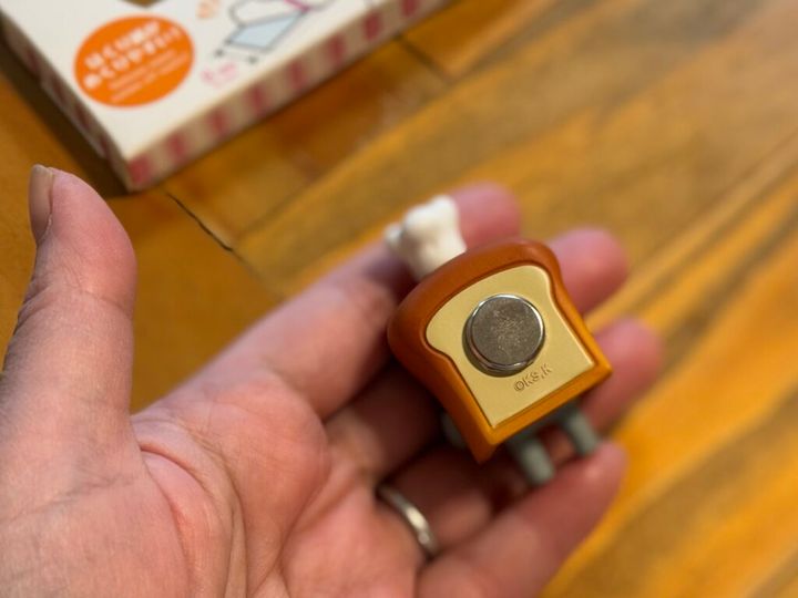 アロンアルファで接着したマグネット