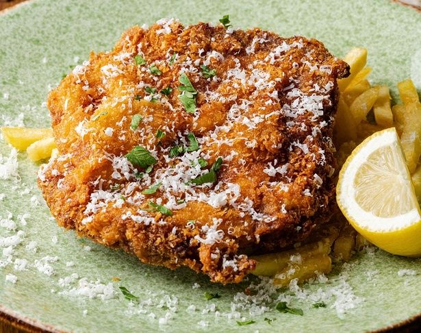 「Hausmannskost」の「仔牛のシュニッツェル」