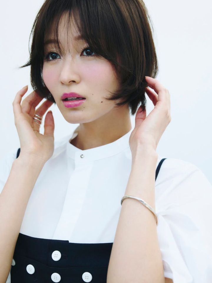ディオール アディクト リップ グロウ オイル 006が主役のメイク モデル＝岡崎紗絵