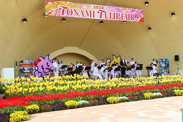 【富山県砺波市】350万本が咲き誇る、となみチューリップフェア開催！大花壇の地上絵など圧巻の景観