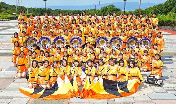 【富山県砺波市】350万本が咲き誇る、となみチューリップフェア開催！大花壇の地上絵など圧巻の景観