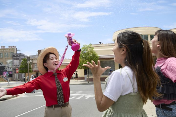 ミストファンを用いたクルーのアクション