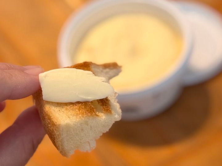 食パンとバター