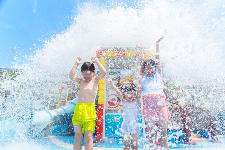 スプラッシュ・パッドでびしょぬれ体験