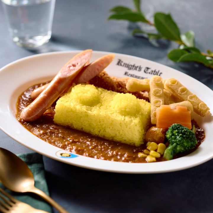 4種類のトッピングを乗せた、総料理長の『ひみつのカレー』 イメージ