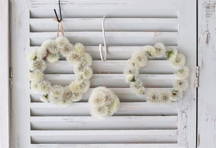 タンポポの綿毛リース