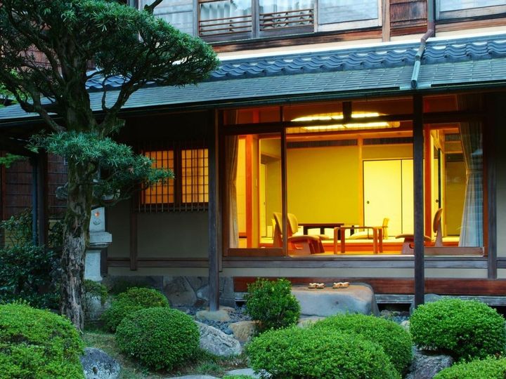 東京都在住・28歳女性に調査した、「泊まってよかったホテル」を紹介します。今回取り上げるのは、兵庫県の「城崎温泉 西村屋本館」です。（画像出典：楽天トラベル）