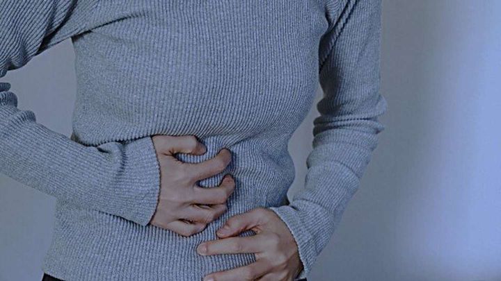 あまりの腹痛に...（画像はphotoAC）