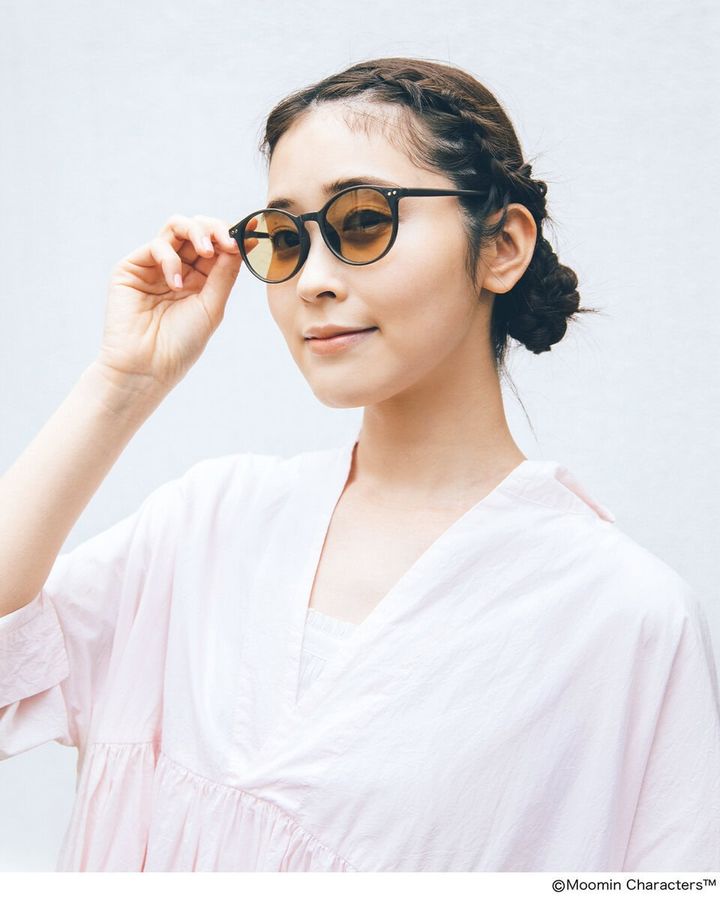 リンネル7月号増刊の付録は「「ムーミン」UVカット率99.9％＊リトルミイがかわいい！調光サングラス、ケース、眼鏡ふきセット：屋外では濃色に変化