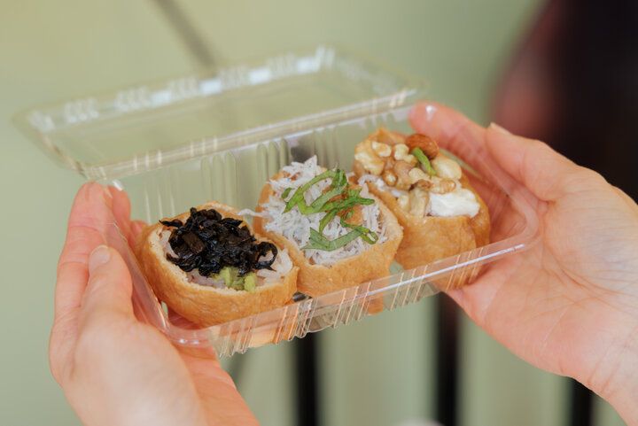 名物いなり寿司やスイーツの食べ歩きも楽しい♪愛知・豊川稲荷参道さんぽ