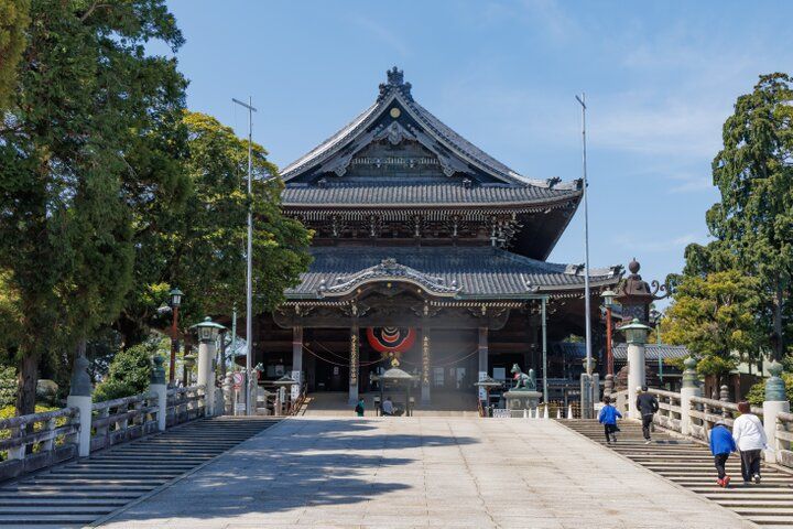 名物いなり寿司やスイーツの食べ歩きも楽しい♪愛知・豊川稲荷参道さんぽ