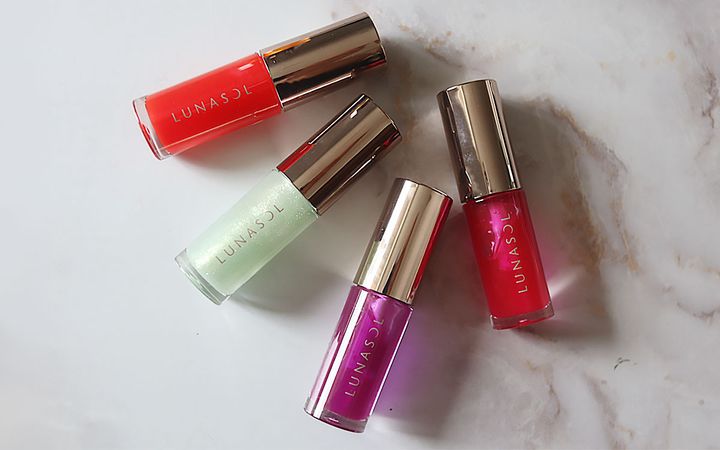 ブルベ冬におすすめのルナソル 「デューイリフレクトリップオイル」はこちら！