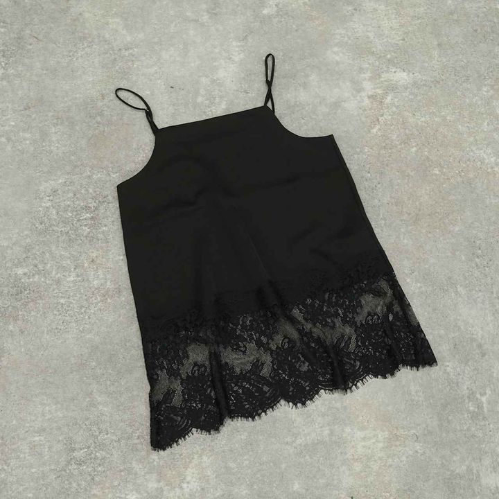 画像: サテンレースキャミ/642681（ブラック）¥3,490（グローバルワーク） 出典：グローバルワーク