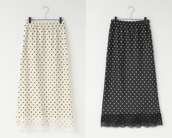 画像: 【WEB先行予約】ストレッチサテンレーススカート（アイボリードット、ブラックドット）各¥6,990（ともにローリーズファーム） 出典：ローリーズファーム