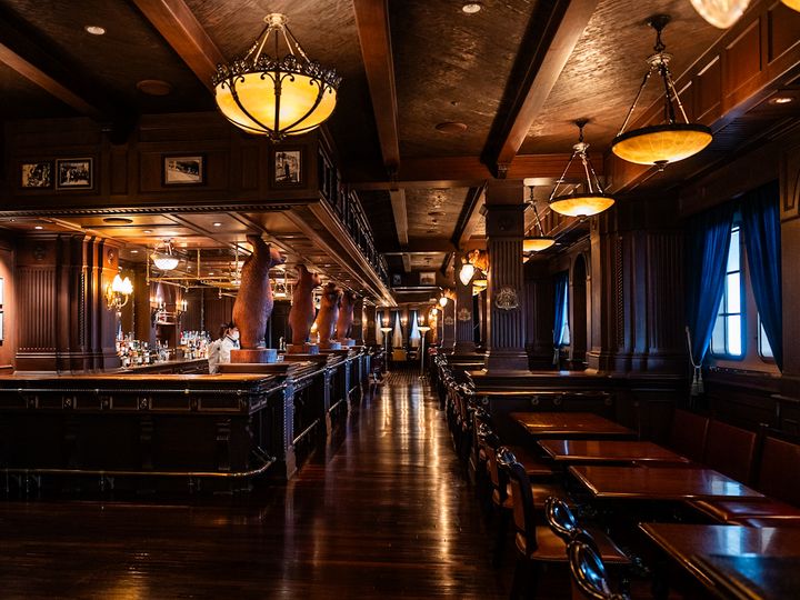 テディ・ルーズヴェルト・ラウンジ ジュビリーブルーカーテン