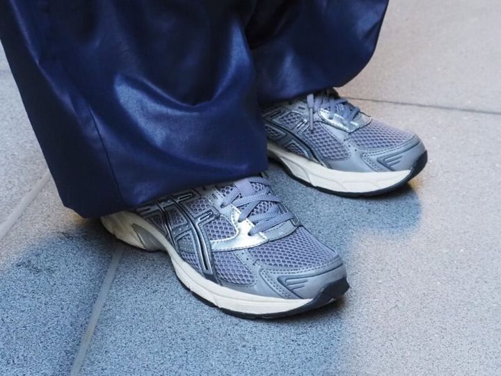 アシックスのスニーカー
