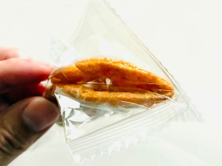 茶色い、柔らかい…ピ、ピザ！？醤油風味！？「ふふふ、この生地は…」