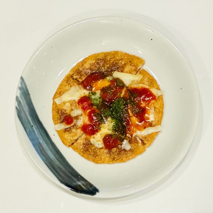 茶色い、柔らかい…ピ、ピザ！？醤油風味！？「ふふふ、この生地は…」