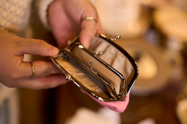 がま口を開いた様子