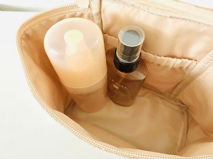 【50代・60代】これは贅沢♡ブランド級バニティポーチを〈付録〉でゲット。いつもの美容タイムが優雅に