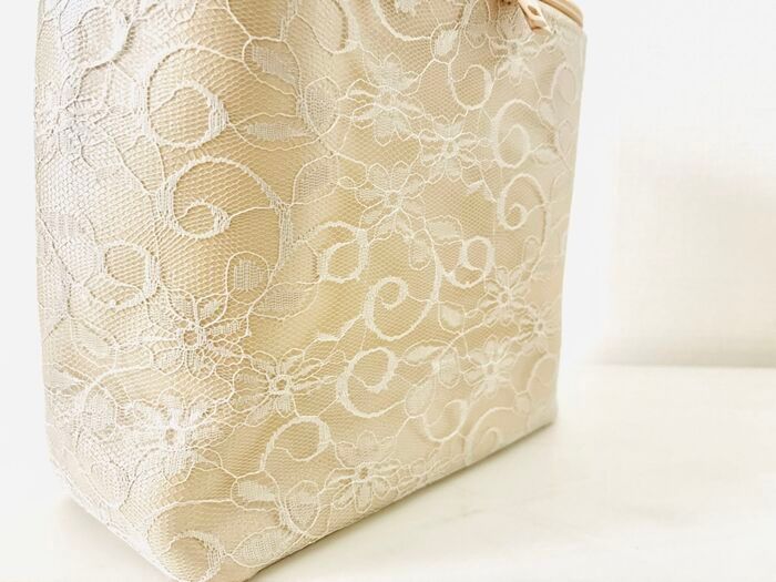 【50代・60代】これは贅沢♡ブランド級バニティポーチを〈付録〉でゲット。いつもの美容タイムが優雅に