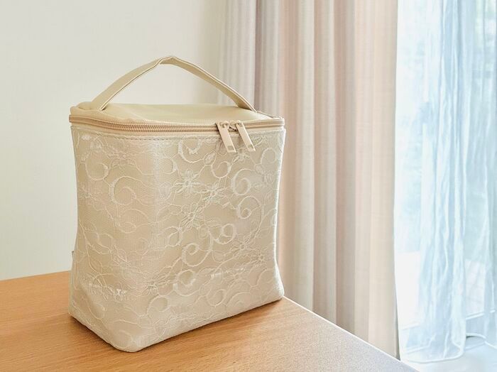 【50代・60代】これは贅沢♡ブランド級バニティポーチを〈付録〉でゲット。いつもの美容タイムが優雅に