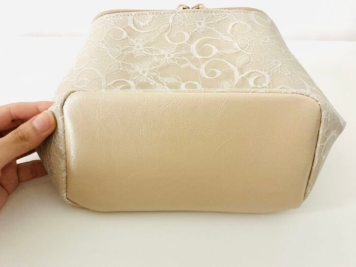 【50代・60代】これは贅沢♡ブランド級バニティポーチを〈付録〉でゲット。いつもの美容タイムが優雅に