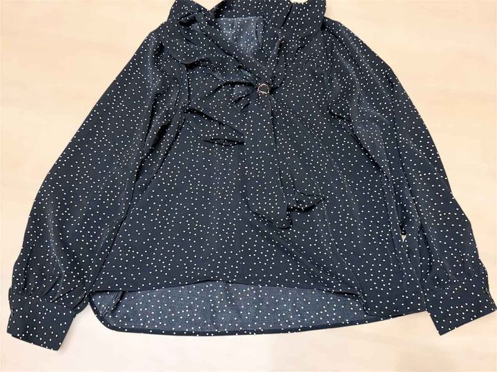 画像: 上品なドットブラウス♪