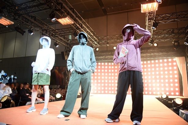 “真夏の灼熱環境”を再現したサバイバル・ファッションショーも実施 撮影：ソムタム田井