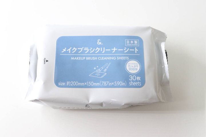 ダイソー ＆．メイクブラシクリーナーシート（30枚） パッケージ