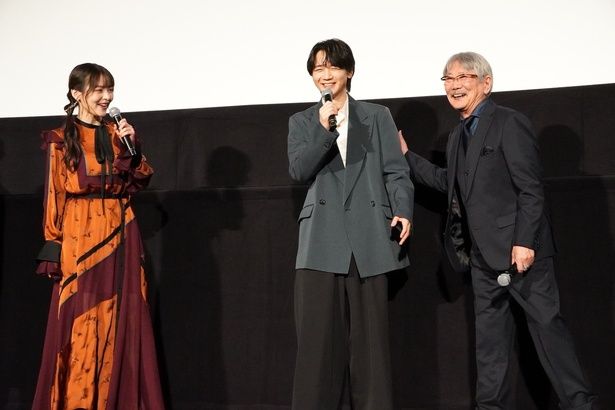 千葉繁、上坂すみれ＆戸谷菊之介を絶賛！『機動警察パトレイバー EZY』完成披露舞台挨拶の様子