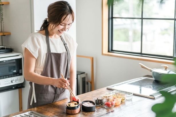 彩りも栄養も◎！お弁当作りの救世主「チーちく」と「SURIMI」活用術 buritora / PIXTA(ピクスタ)