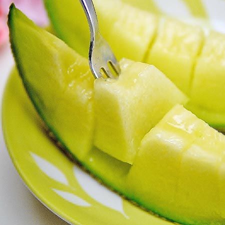 廃棄寸前の静岡産温室「クラウンメロン」が葛バーに変身！静岡発アップサイクル新商品