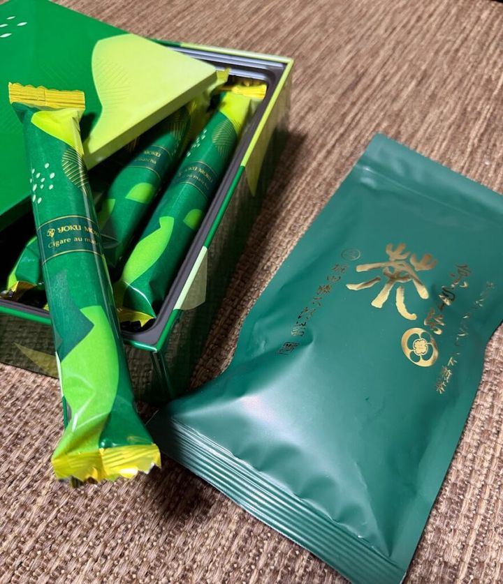 お土産に頂いたシガールとお茶