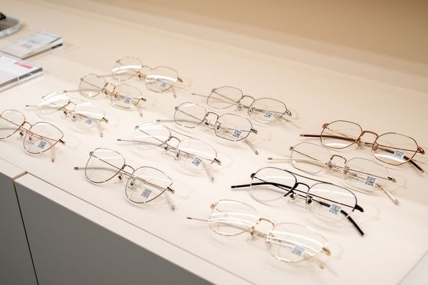 「PLAYFUL METAL」(各9900円)