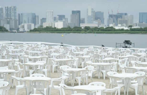 今年からすべての席が指定の椅子席に