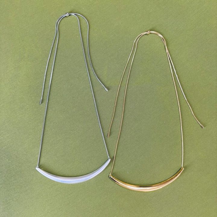 【Demi-Luxe BEAMS】クレセントムーンネックレス.Mは、ゴールドとシルバーを色違いで購入