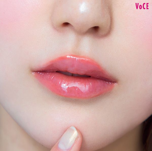 上下中央に丸みを足して、ぽってり唇に