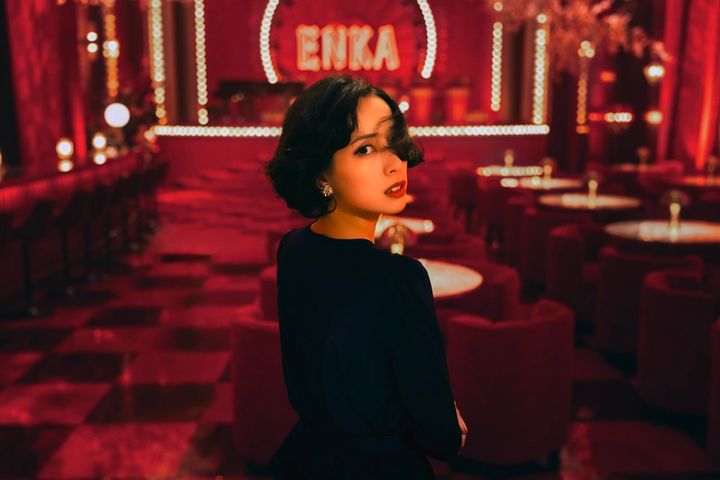 声と目力で細木役に抜てきされた戸田恵梨香 「地獄に堕ちるわよ」Netflix世界独占配信