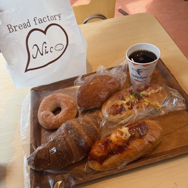 コーヒーとパン