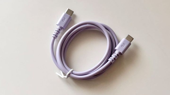 タイプCのコンセントは100均で買える？ 急速充電もチェック【ダイソー・セリア・キャンドゥ】