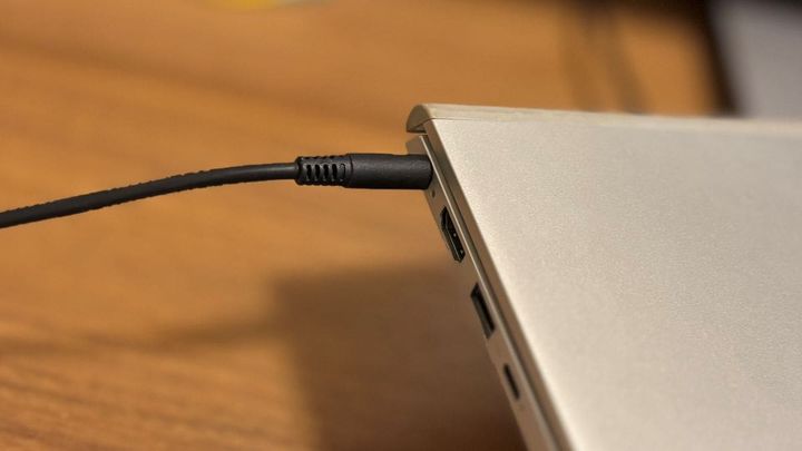 タイプCのコンセントは100均で買える？ 急速充電もチェック【ダイソー・セリア・キャンドゥ】