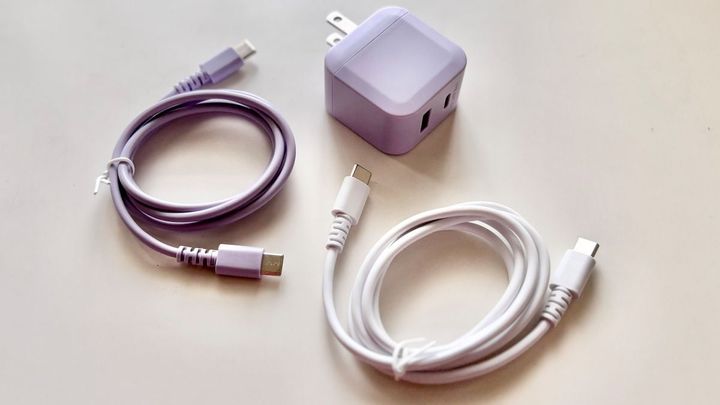 タイプCのコンセントは100均で買える？ 急速充電もチェック【ダイソー・セリア・キャンドゥ】