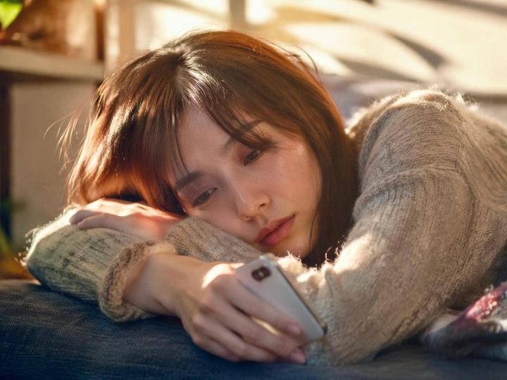 「返信が遅い＝脈なし？」男性の本心は“連絡の優先順位”に出る