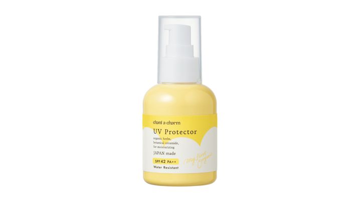 UV プロテクター SPF42 PA++ （無香料）80ml ￥3,630（税込）／チャントアチャーム 問い合わせ先：0120-070153