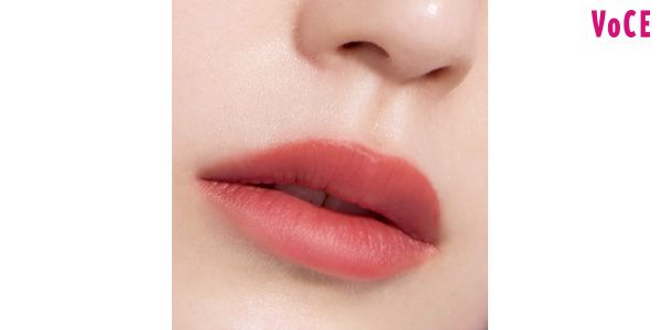 唇の輪郭に沿ってグリグリ直塗り