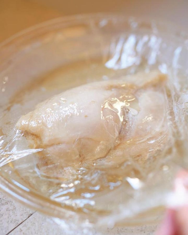 （b）レンチン後冷めるまでおいて余熱で火を通す。