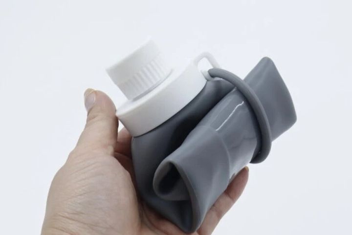 ダイソーの折りたためるコンパクトボトル500mL 折りたたんだ状態