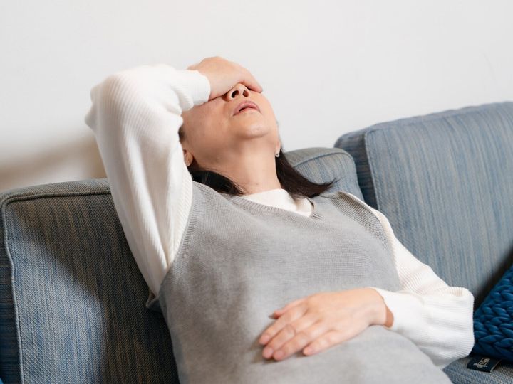 日々の暮らしを成り立たせつつ、片時も目が離せない介護に専念するため、実家を生活の場に据えるという切実な選択を余儀なくされているケースもあります。今回は、宇治市（京都府）で暮らす55歳女性のエピソードを見ていきましょう。